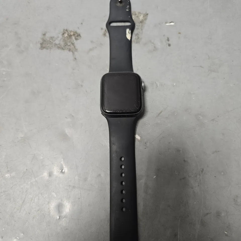 APPLE WATCH SERIES 4 