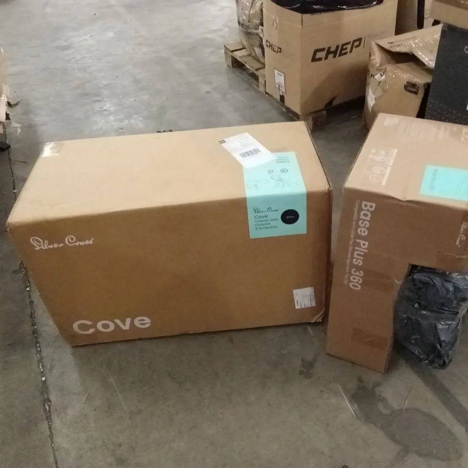 BOXED SILVER CROSS COVE STROLLER- CARRYCOT AND I-SIZE BASE (2 BOXES)