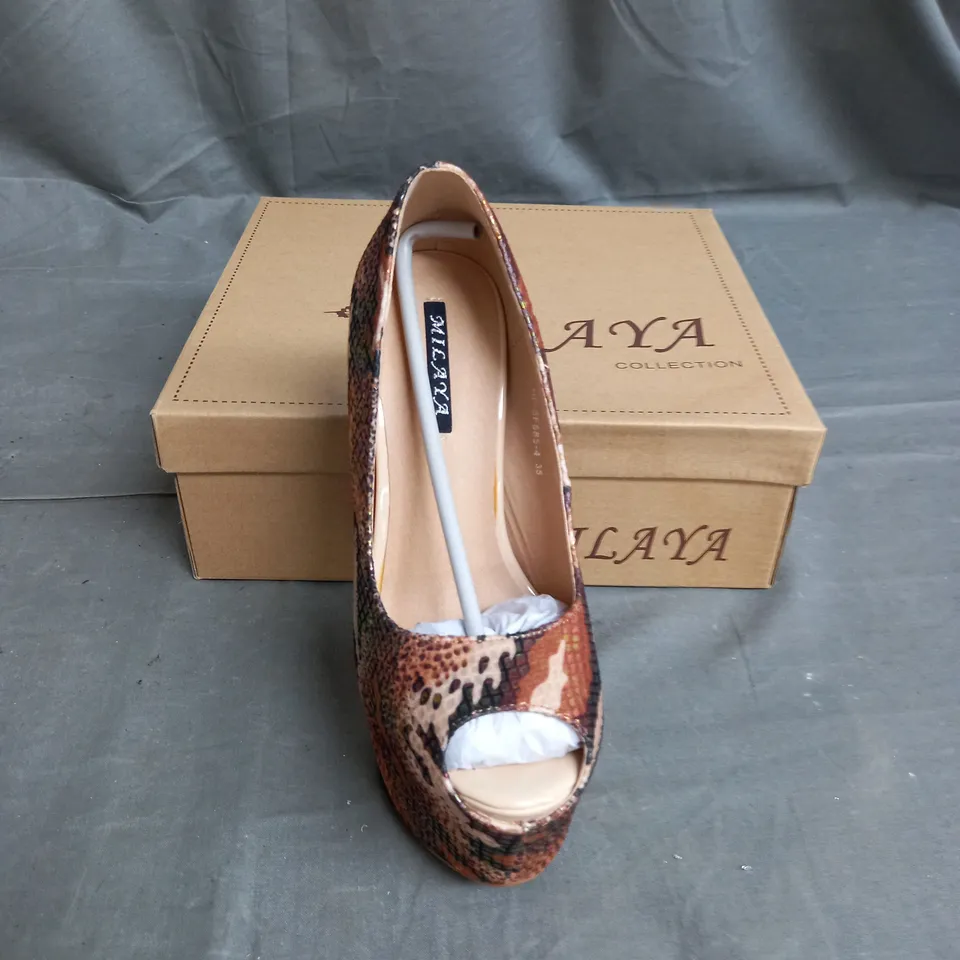 BOX OF APPROX 12 PAIRS OF OPEN TOE HEELS IN CAMEL - VARIOUS SIZES