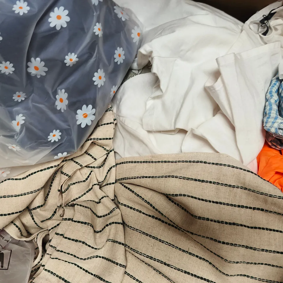 APPROXIMATELY 20 ASSORTED CLOTHING AND FASHION PRODUCTS IN VARIOUS STYLES AND SIZES - COLLECTION ONLY