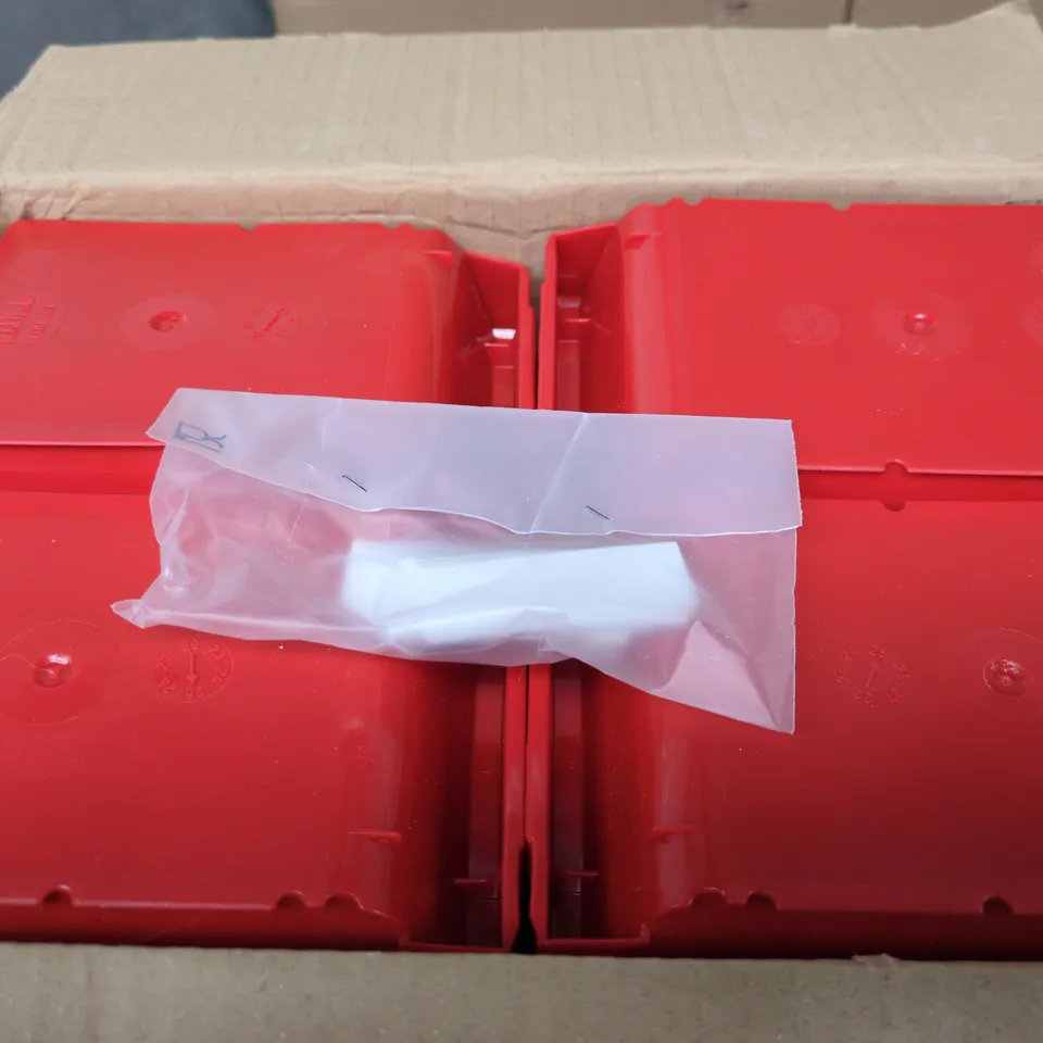 BOTT PERFO LOUVRE PLASTIC BINS (24PCS / RED) - 13031028