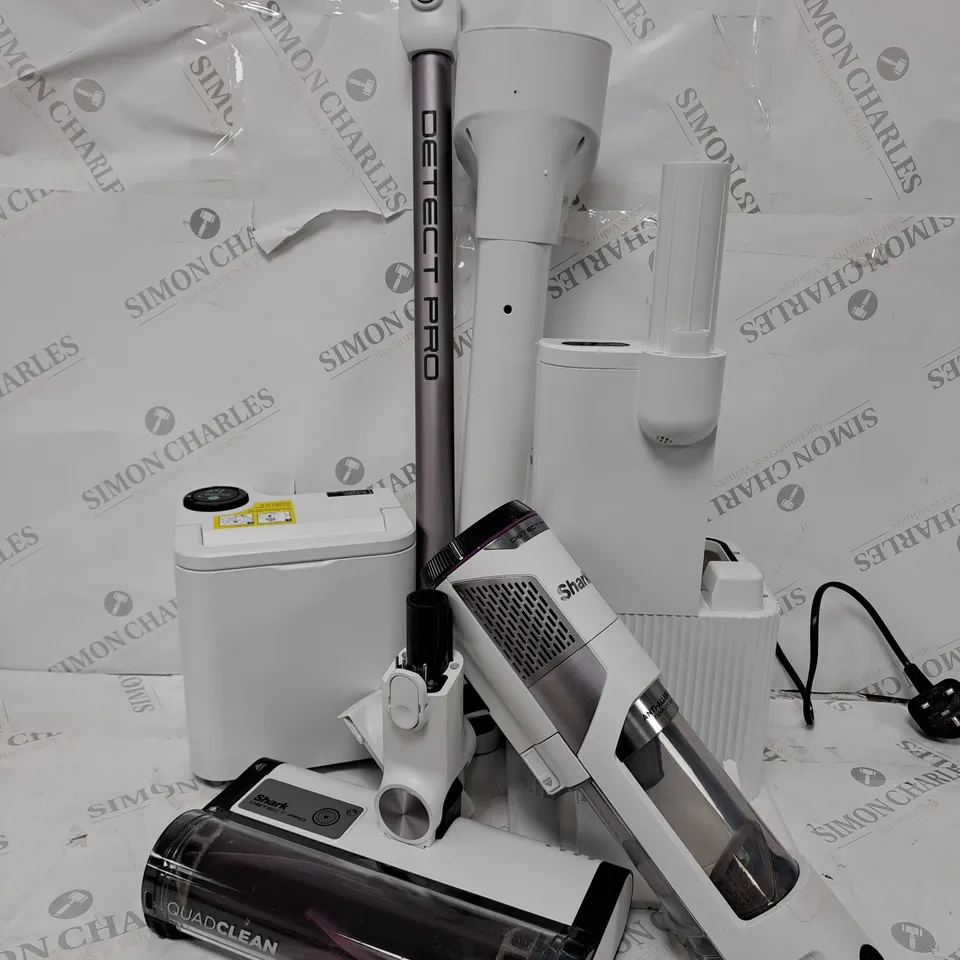 SHARK DETECT PRO 1.3L AUTO EMPTY VACUUM CLEANER IW3510UK