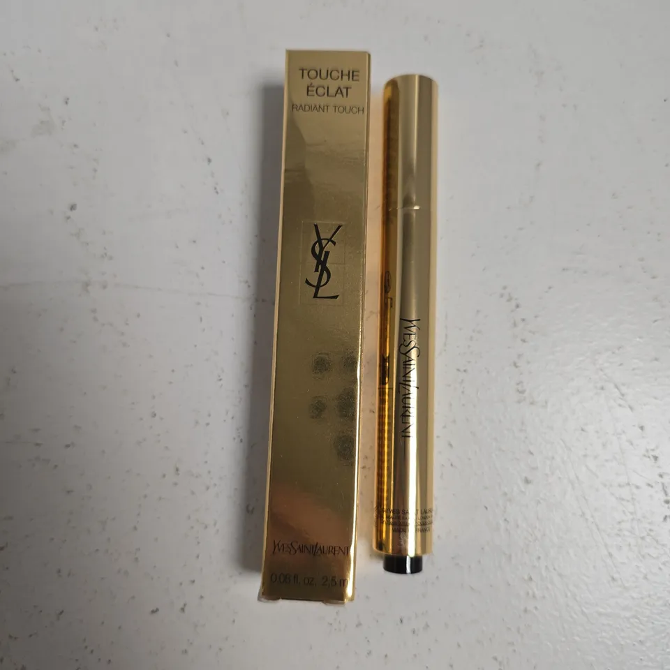 BOXED YVES SAINT LAURENT TOUCHE ÉCLAT RADIANT TOUCH - CONCEALER/HIGHLIGHTER, SHADE 1 ROSE LUMIÈRE (2.5ML)