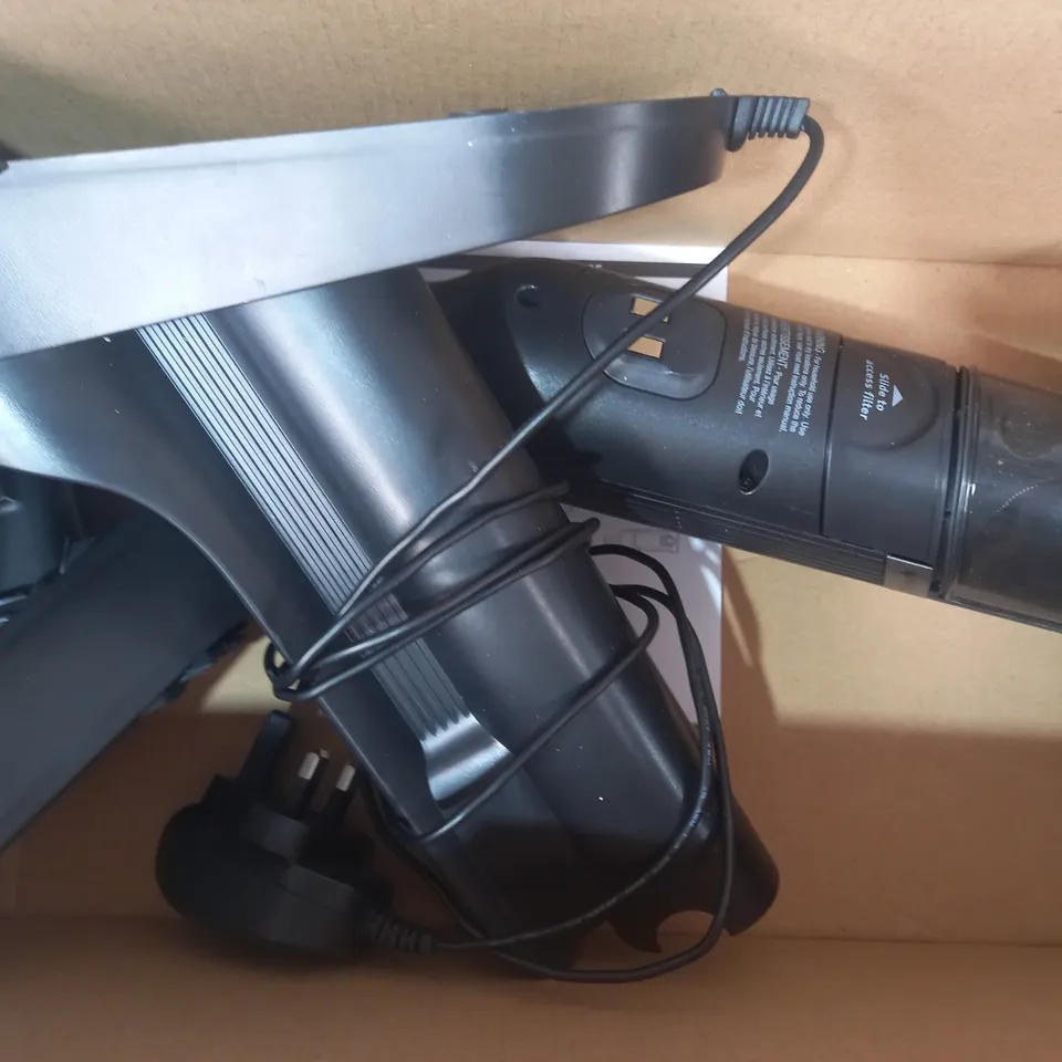 SHARK CORDLESS HANDHELD VACUUM CLEANER