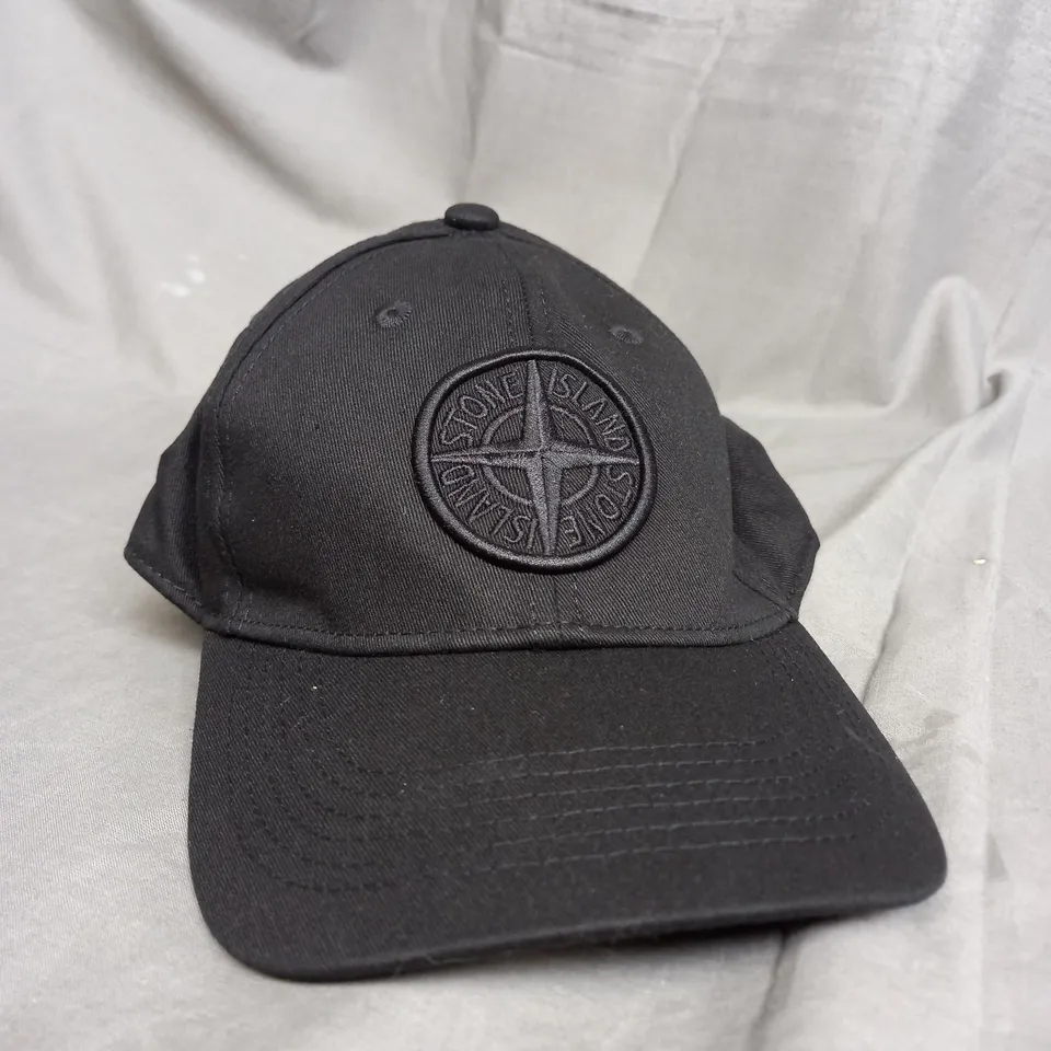 STONE ISLAND BLACK CAP
