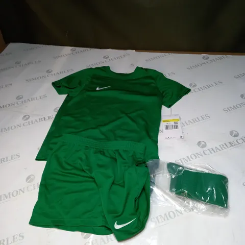 NIKE 3-PIECE OUT FIT SIZE S
