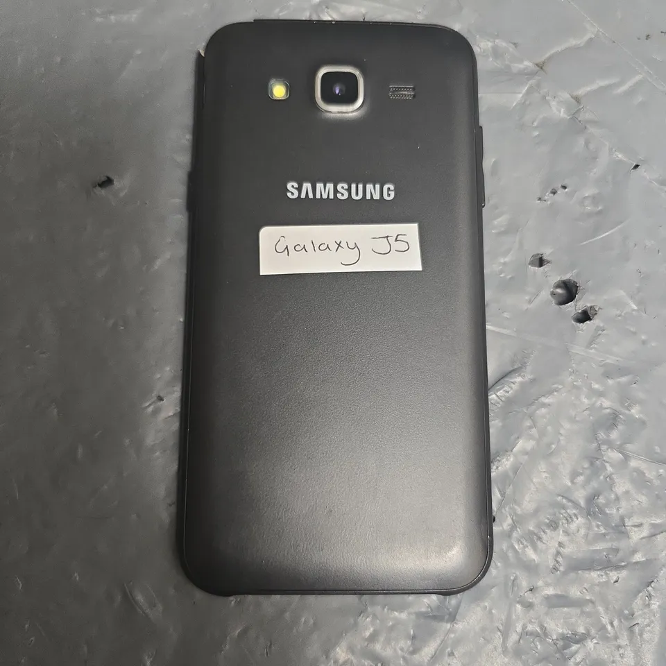 UNBOXED SAMSUNG GALAXY J5 IN BLACK