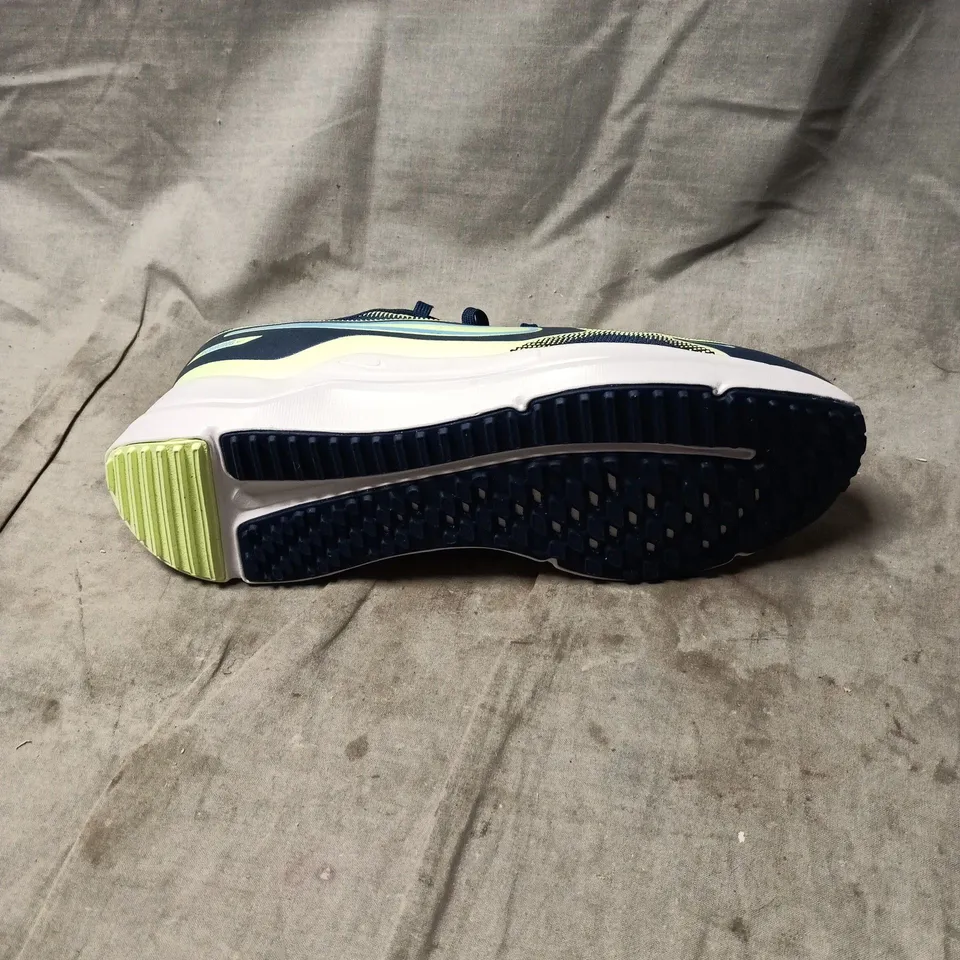 NIKE COSMIC RUNNER RUNNING SHOES – NAVY WITH LIME ACCENTS SIZE 5.5