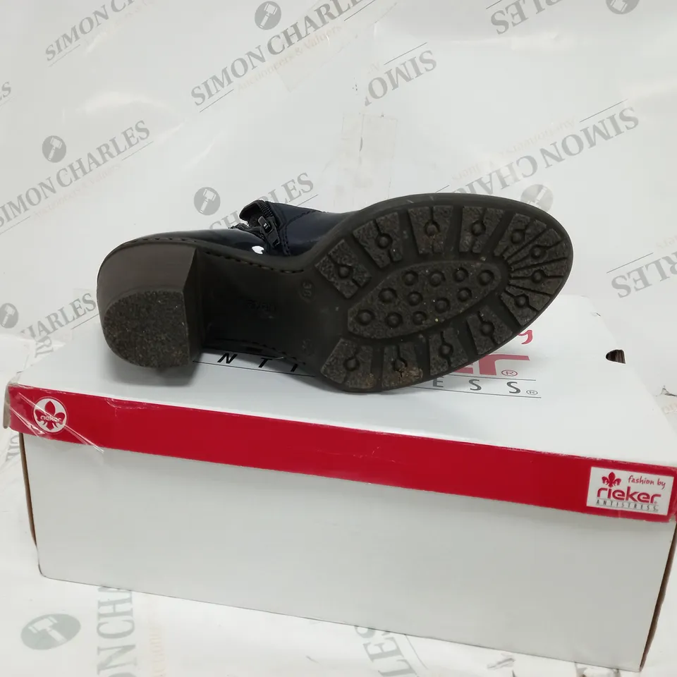 BOXED PAIR RIEKER ANKLE BOOTS WITH TASSLE IN NAVY, UK SIZE 5