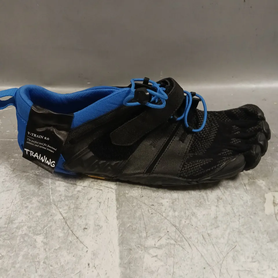 PAIR OF VIBRAM V-TRAIN 2.0 FIVE FINGER SHOES - 9