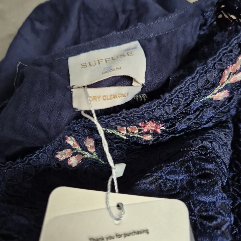 SUFFUSE NAVY LACE EMBROIDERED TUNIC – WOMEN'S, MEDIUM