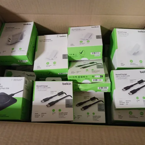 LOT OF ASSORTED BELKIN ITEMS TO INCLUDE WALL CHARGERS AND USB-C  CABLES 