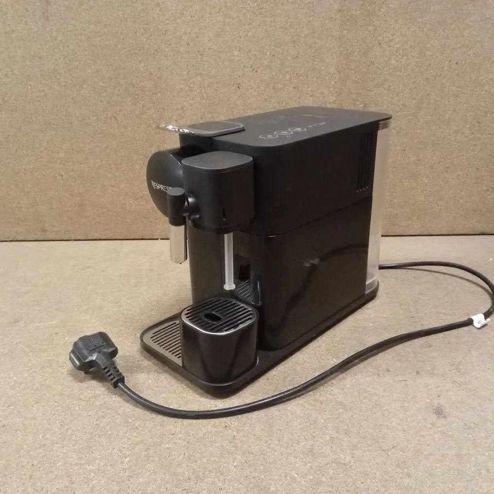 NESPRESSO LATTISSIMA ONE BY DE'LONGHI POD MACHINE EN510.B