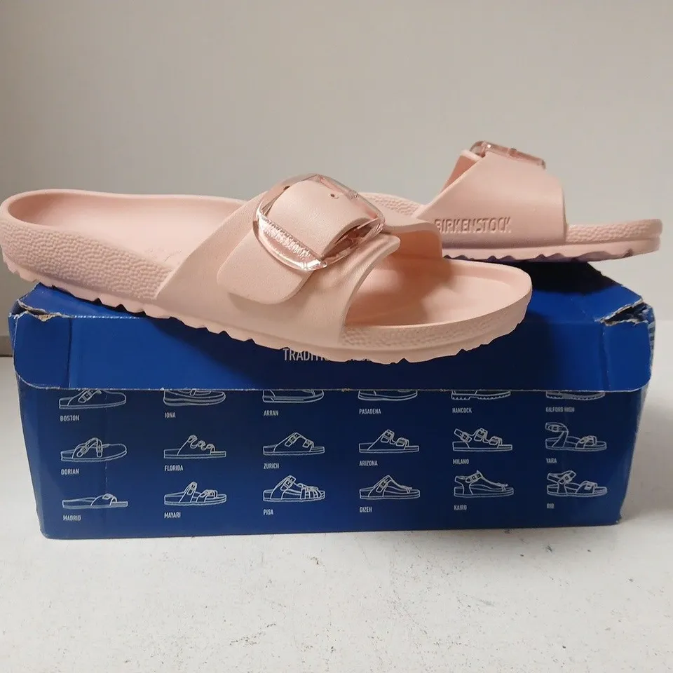 BOXED PAIR OF BIRKENSTOCK MADRID BIG BUCKLE SANDALS IN PINK SIZE UK 7.5