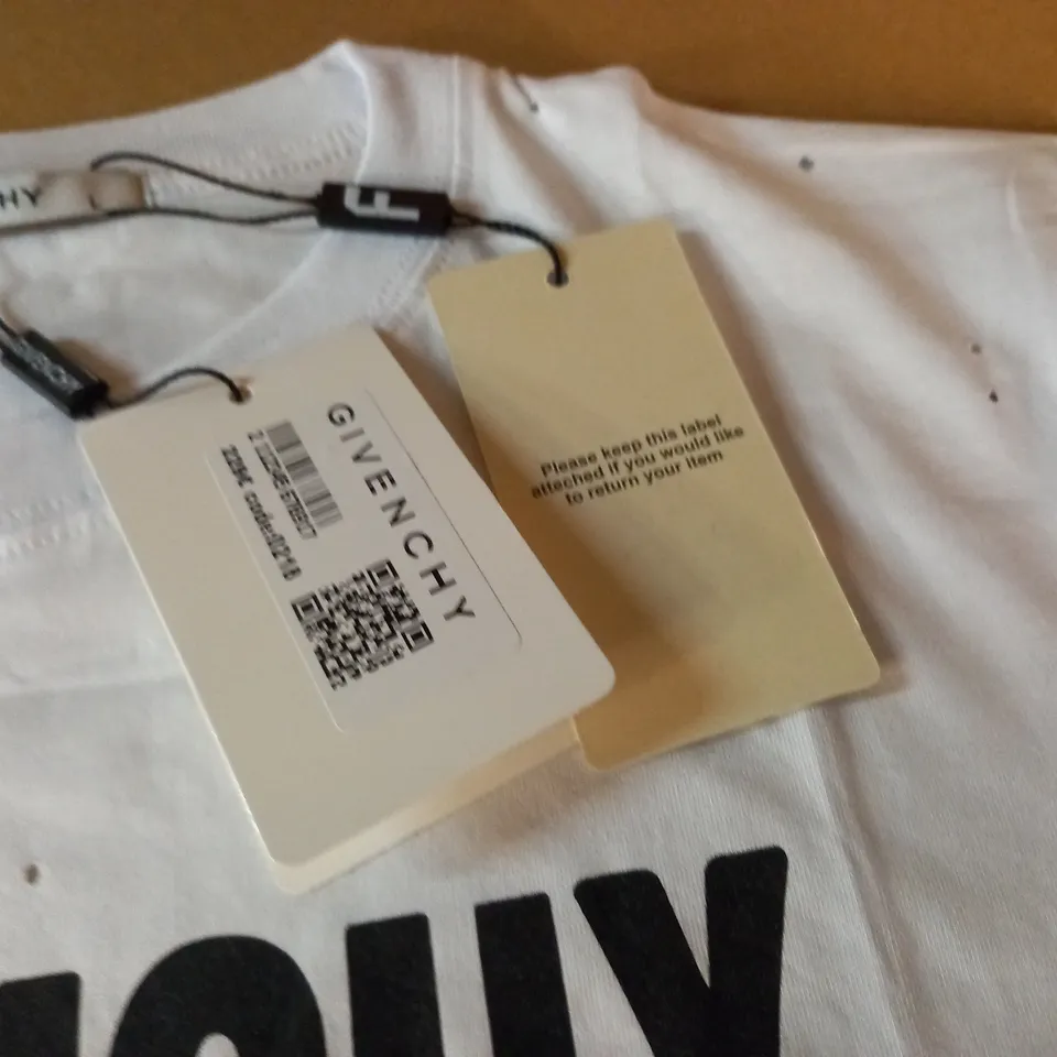 GIVENCHY WHITE T-SHIRT - L