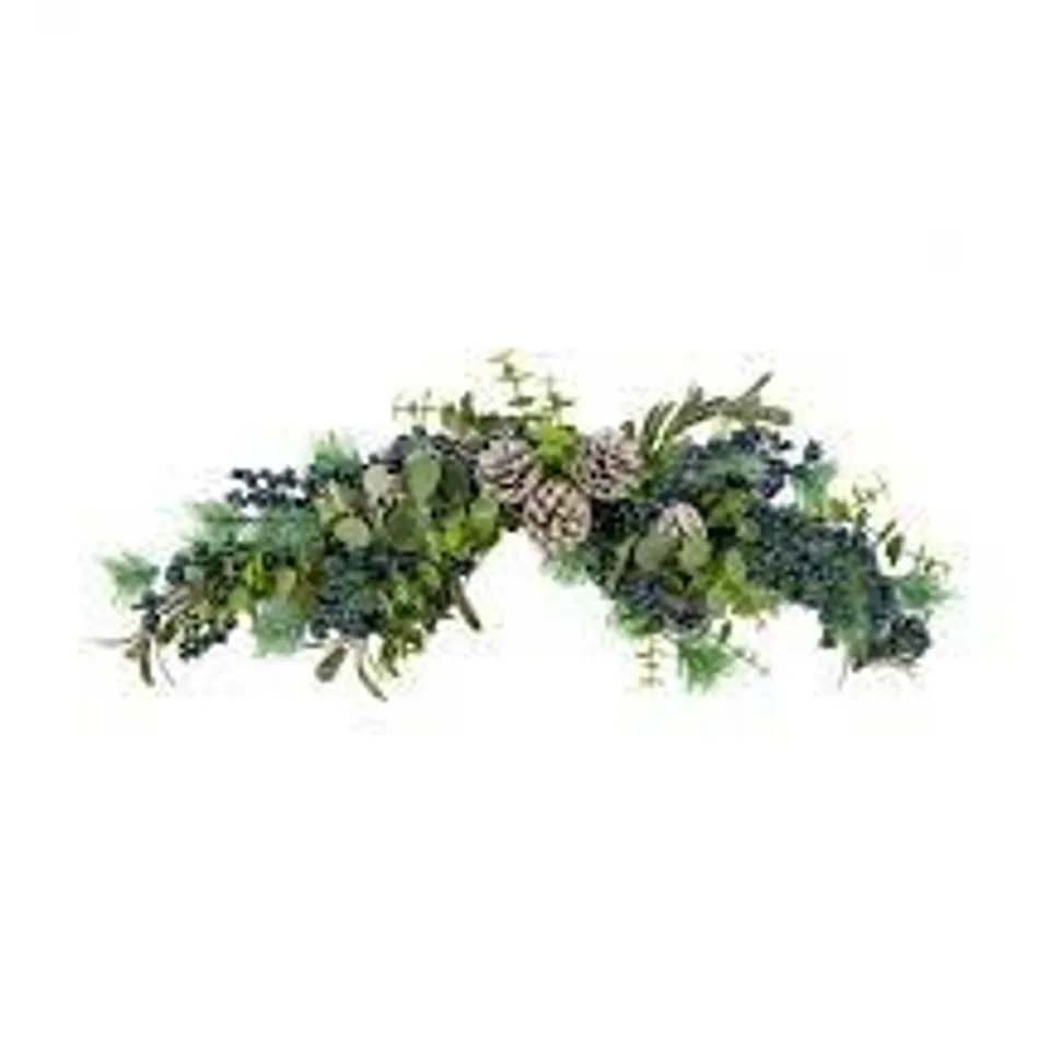 SLOE BERRY AND PINE GARLAND 