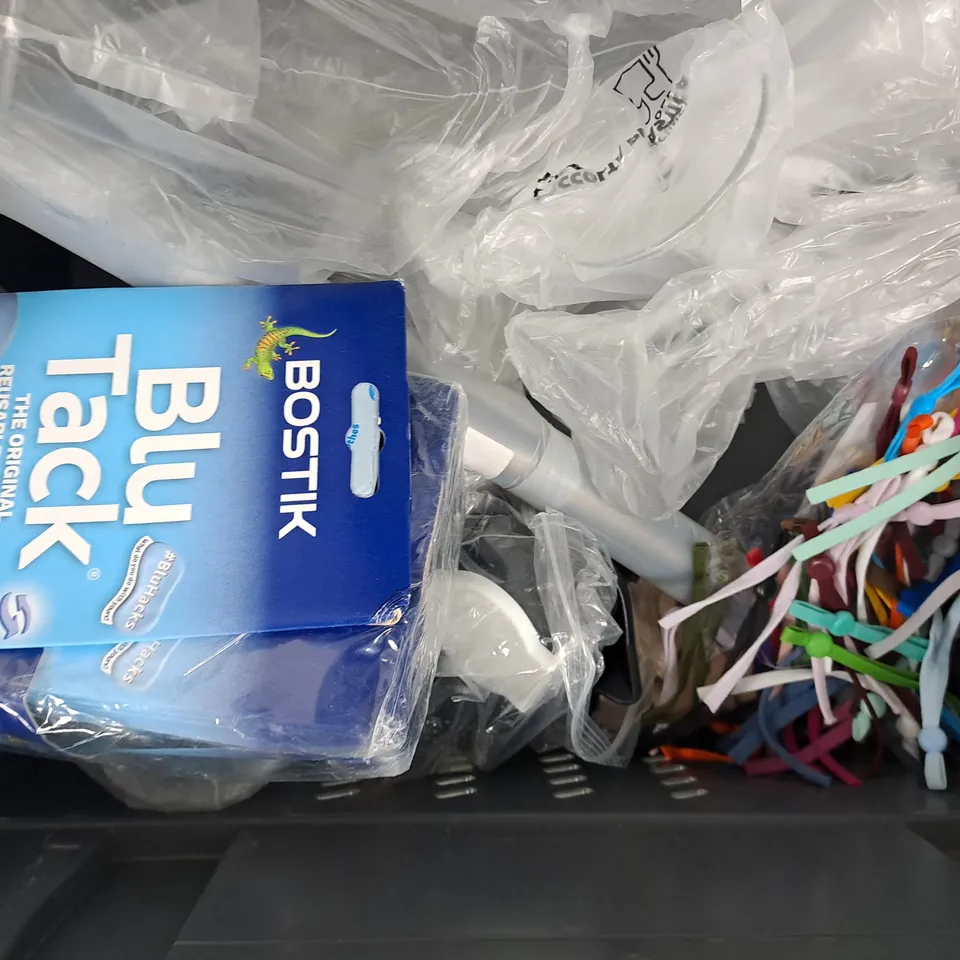 APPROXIMATELY 8 ASSORTED HOUSEHOLD ITEMS TO INCLUDE BLUE TACK, GLITTER, ETC