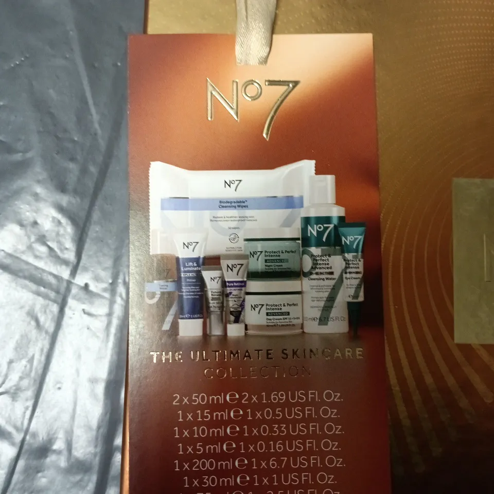NO7 THE ULTIMATE SKINCARE COLLECTION GIFT SET
