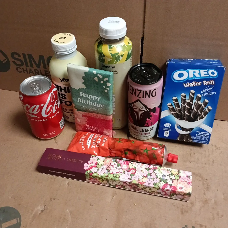 APPROXIMATELY 12 ASSORTED FOOD & DRINK ITEMS TO INCLUDE OREO WAFER ROLL, COCA COLA, YFOOD DRINK, ETC - COLLECTION ONLY