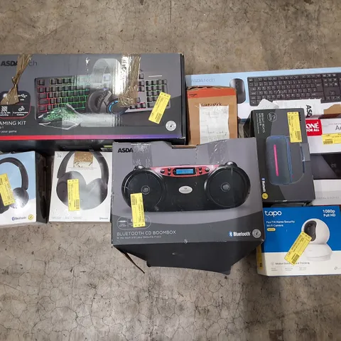 PALLET CONTAINING ASSORTED ELECTRICAL RETURNS INCLUDING HOME SECURITY WIFI CAMERA, AERIALS, BRIGHT BEATS SPEAKER, GAMING KIT, HEADPHONES & BLUETOOTH CD BOOMBOX
