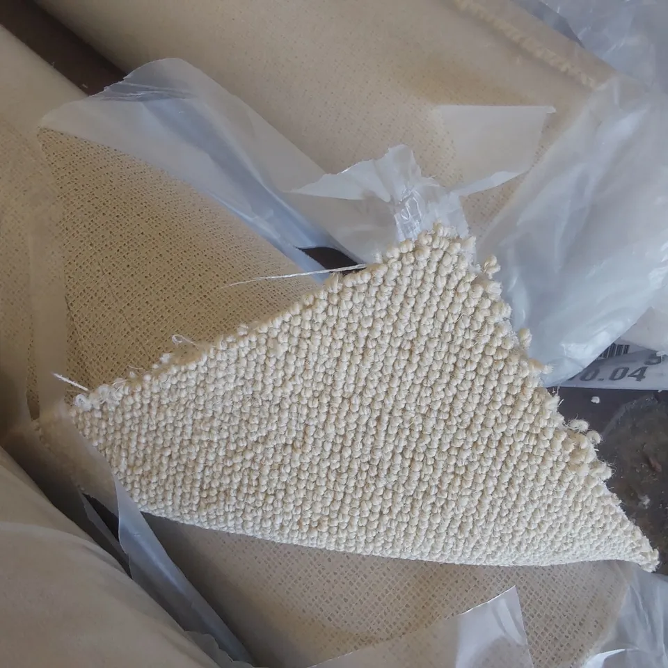 ROLL OF QUALITY SISAL WEAVE STYLE OATMEAL CARPET - APPROXIMATELY 5.5 x 5m