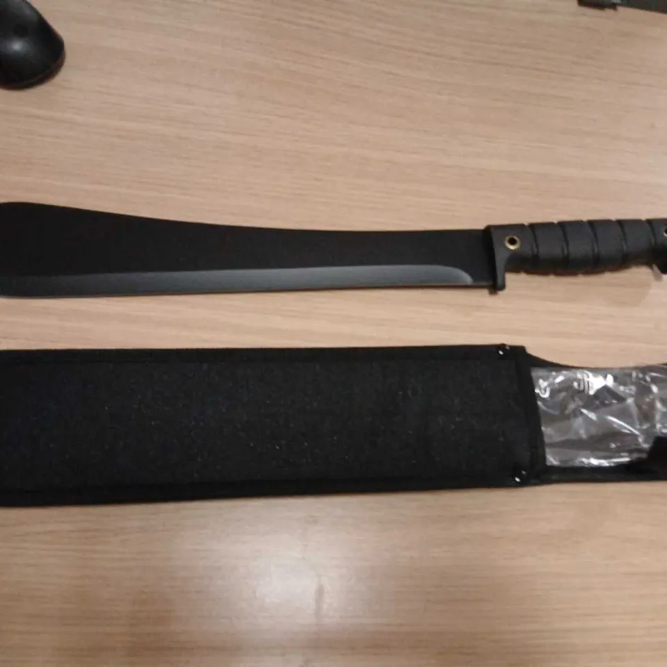 APPROXIMATELY 12 BLACK-COATED FIXED-BLADE KNIFE WITH RIBBED GRIP AND SHEATH