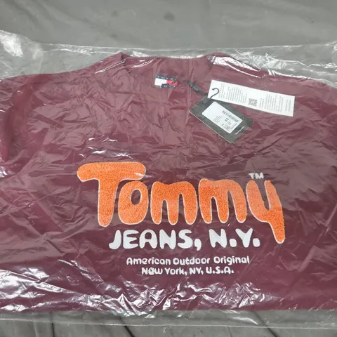 TOMMY JEANS NY BURGUNDY JUMPER - XS