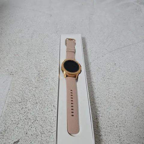 SAMSUNG GALAXY WATCH7 SMARTWATCH – PINK STRAP, ROSE-GOLD CASE – BOXED