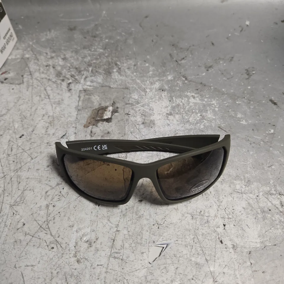 BOXED PAIR OF TRAKKER WRAP AROUND SUNGLASSES
