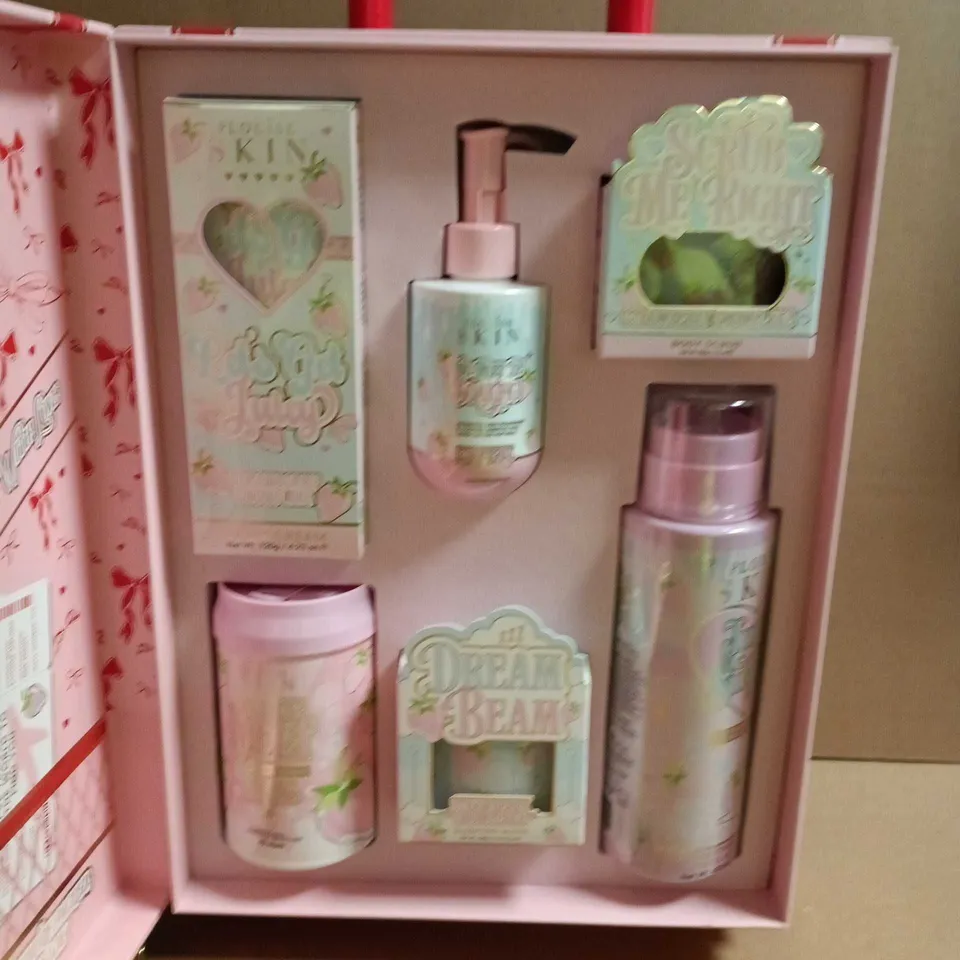 PLOUISE WRAPPED AND READY BATH AND BODY GIFT SET IN A WHEELED TRAVEL CASE