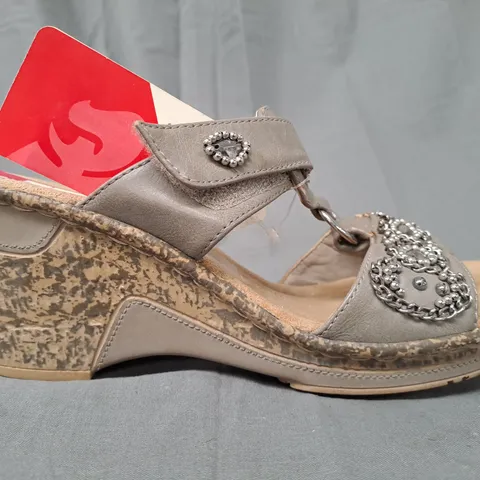BOXED PAIR OF RIEKER OPEN TOE WEDGE SANDALS IN GREY UK SIZE 6