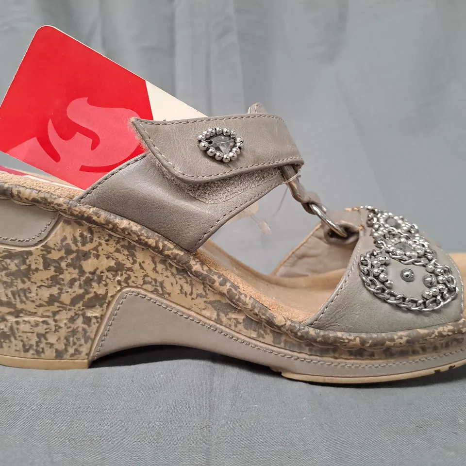 BOXED PAIR OF RIEKER OPEN TOE WEDGE SANDALS IN GREY UK SIZE 6