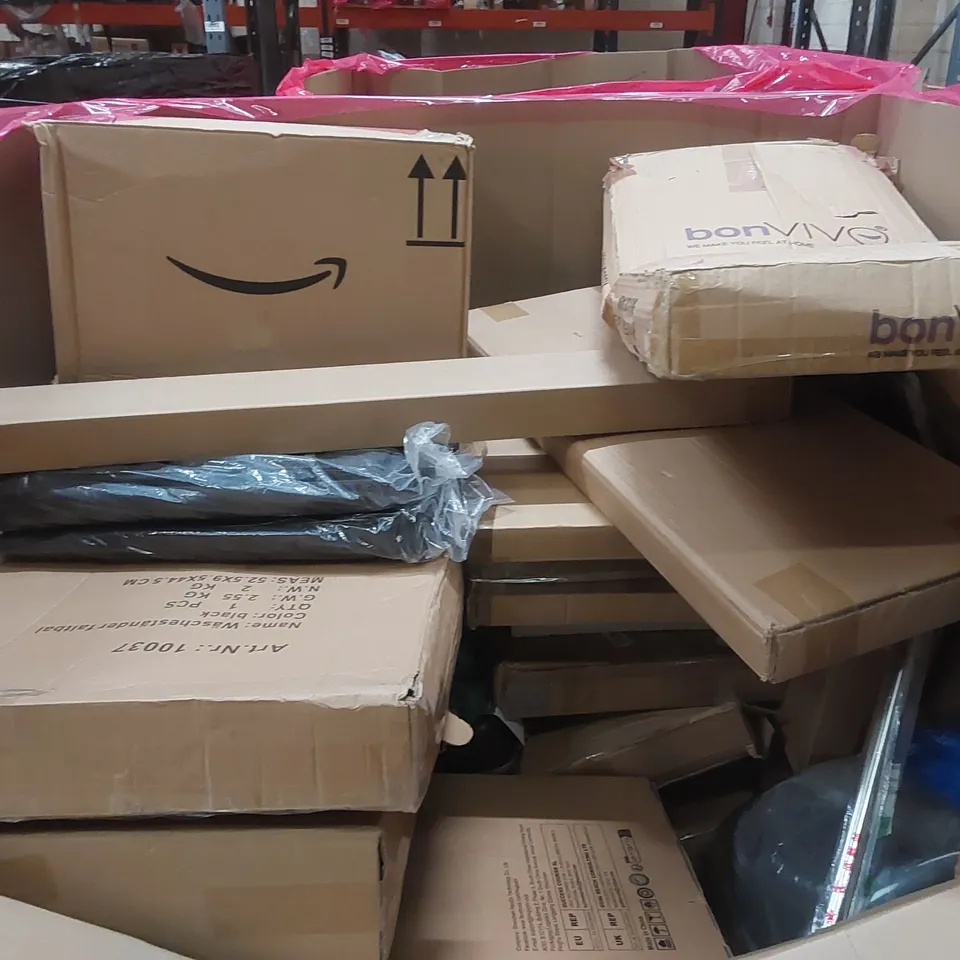 PALLET OF ASSORTED ITEMS INCLUDING: 7L GRAPE CRUSHER, KIDS BALANCE BIKE, TOILET SEAT, SHOE/COAT STORAGE RACK, BLINDS ECT