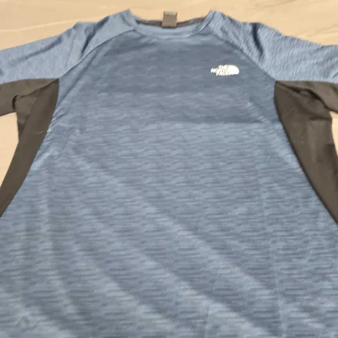 THE NORTH FACE LOGO TEE - SIZE XL