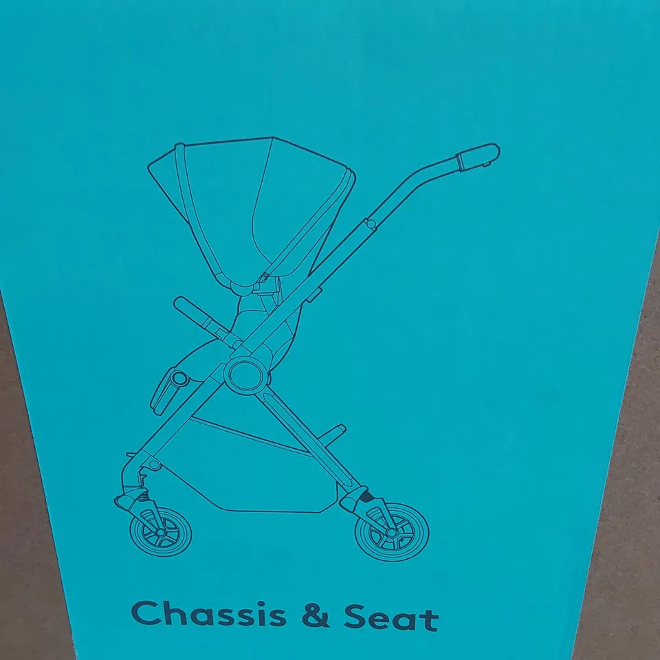 BOXED SILVER CROSS DUNE PRAM SET IN STONE COLOUR - INCLUDES STROLLER, FOLDING CARRY COT & ACCESSORY PACK (3 BOXES)