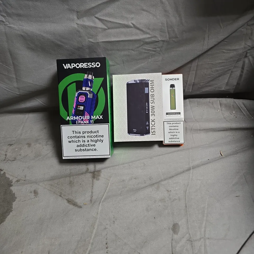 LOT OF APPROXIMATELY 15 ASSORTED VAPING ITEMS TO INCLUDE VAPORESSO/ISTICK/SONDER