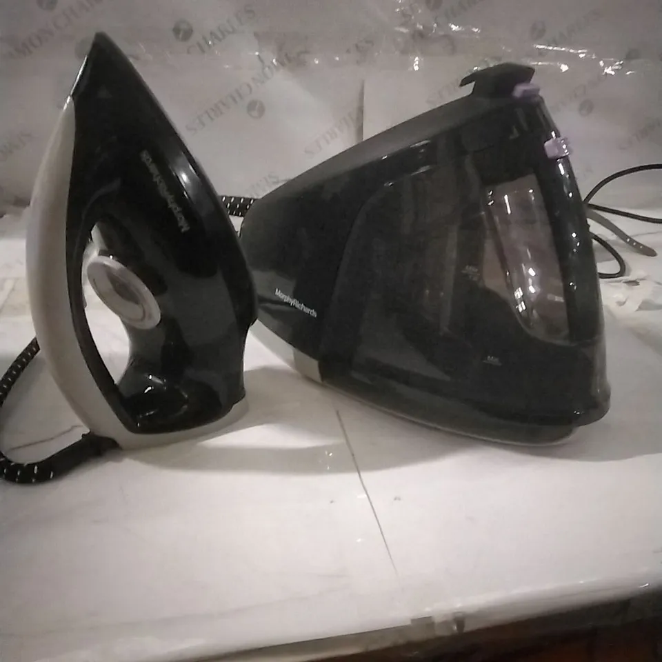 BOXED MORPHY RICHARDS EASY STEAM 2400W 