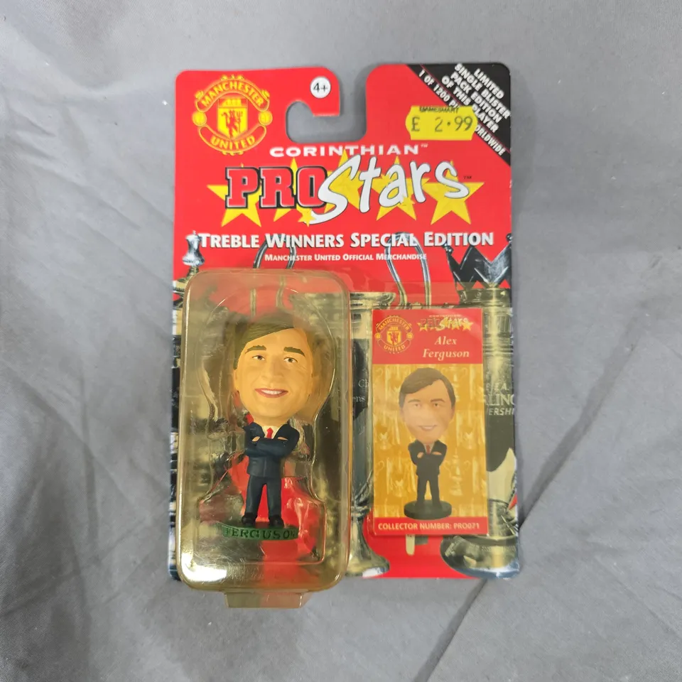 8 SEALED CORINTHIAN PROSTARS COLLECTABLE FIGURINES TO INCLUDE THOMAS RADZINSKI COLLECTORS EDITION, BUBBY CHARLTON LIMITED EDITION, JIMMY FLOYD HASSELBANK PLATINUM EDITION, ETC