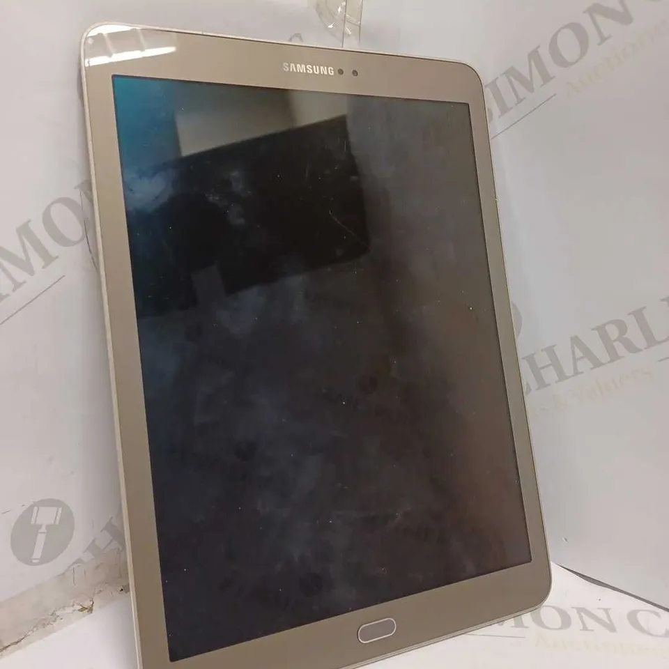 SAMSUNG GALAXY TAB 2 - SM-T813