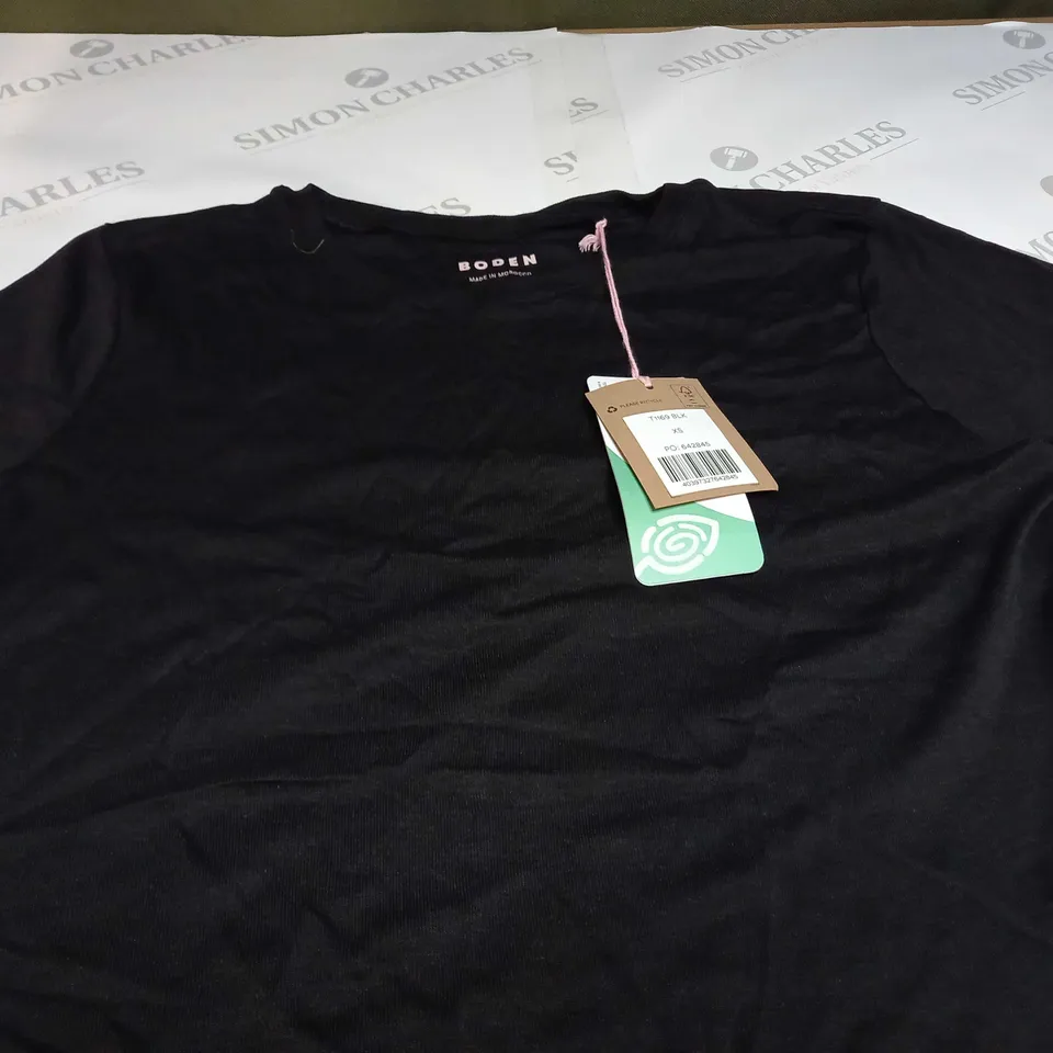 BODEN SOFT TOUCH T-SHIRT IN BLACK - XS