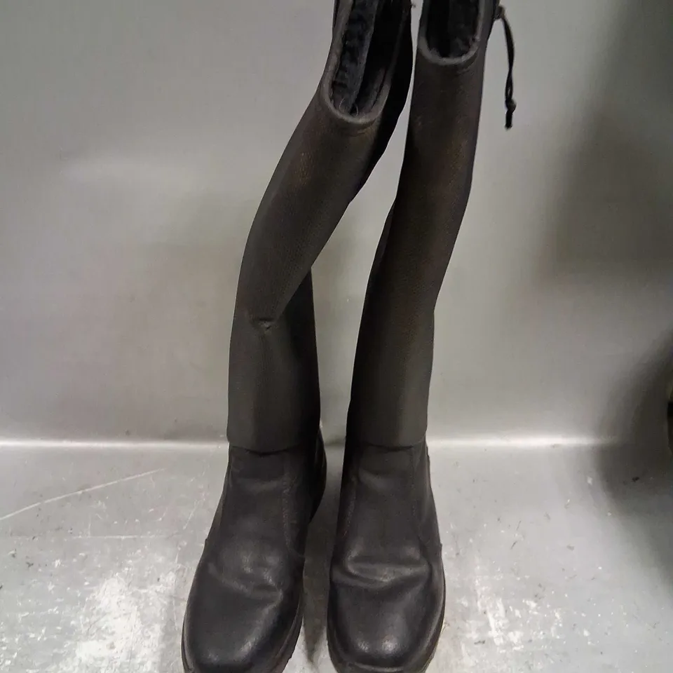 MOUNTAIN HORSE BLACK BOOTS SIZE 5.5