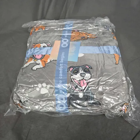 SEALED OODIE HOODED OVERSIZED BLANKET  - STAFFY