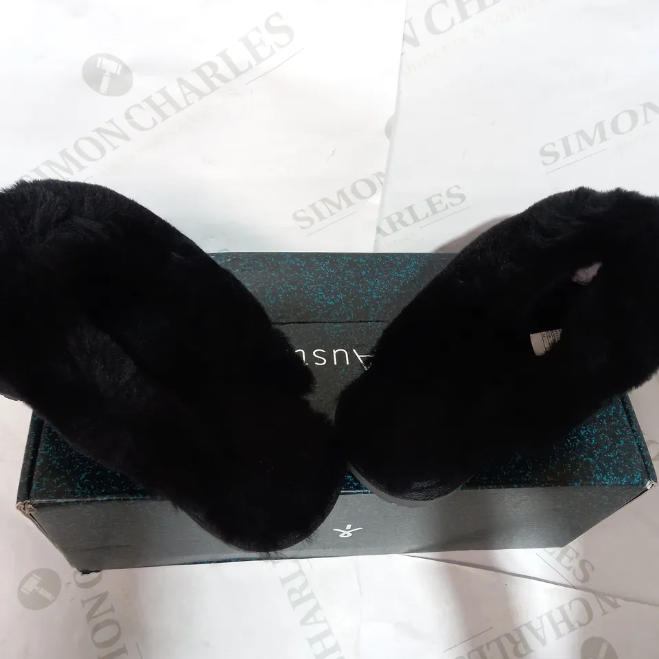 BOXED PAIR OF EMU BLACK SLIPPERS  - SIZE 6