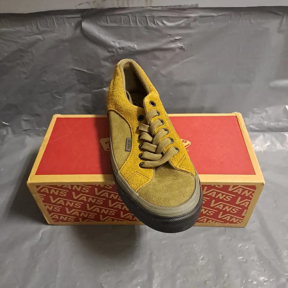 BOXED PAIR OF VANS LAMPIN 86 DX SHOES IN BRONZE BROWN SIZE UK 5