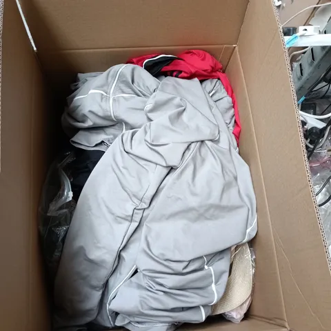 BOX OF APPROXIMATELY 25 ASSORTED CLOTHING ITEM IN VARIOUS STYLES AND SIZES