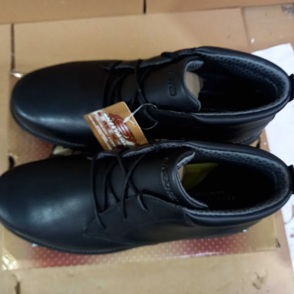 SKECHERS SIZE 12 BLACK LEATHER BOOTS 