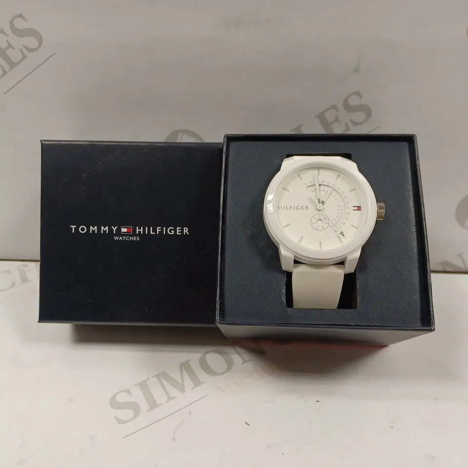 MENS TOMMY HILFIGER DENIM WATCH IN WHITE - 1791481