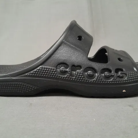 PAIR OF CROCS BAYA SANDALS IN BLACK UK SIZE M6/W7