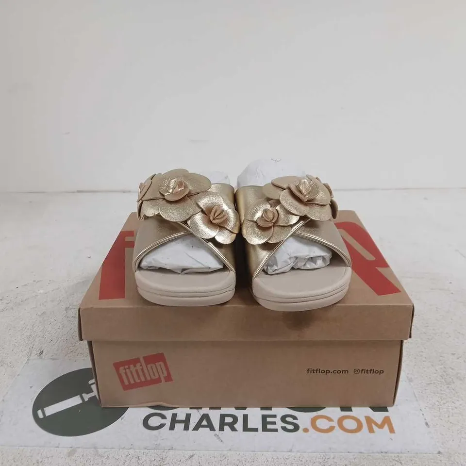FITFLOP LULU FLOWER CROSS SLIDES PLATINO SIZE 4 BOXED
