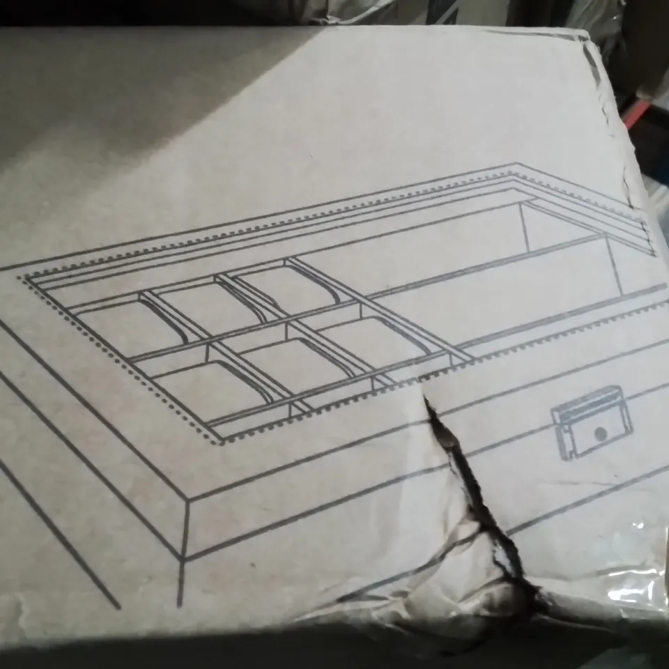 BOXED SONGMICS WATCH BOX